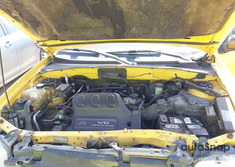 2002 Ford Escape Xlt z USA, uszkodzony, nr VIN 1FMYU04172KC39669